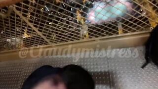 Claudia Domina - J'enmène Rémy en laisse à la Tour Eiffel [Flokossama]